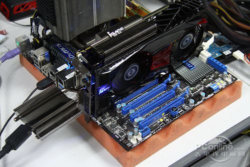 七彩虹IGame560 Ti烈焰战神X