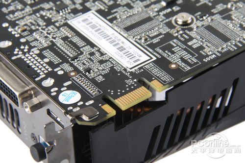 七彩虹 IGame550 Ti 烈焰战神U D5