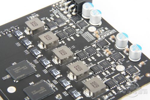 七彩虹 IGame550 Ti 烈焰战神U D5