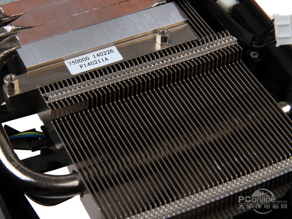 华硕GTX760玩家国度Striker