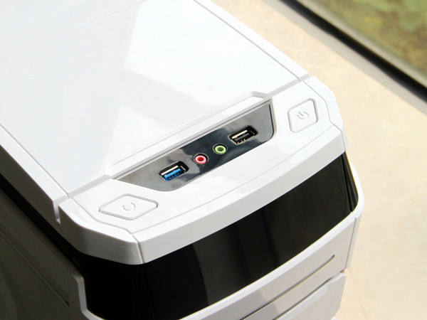 名龙堂剑龙GTX PC开箱