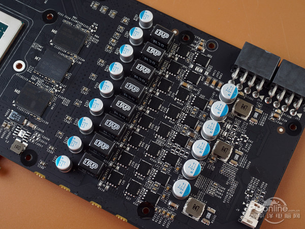 七彩虹GTX970烈焰战神X