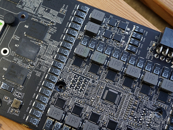 七彩虹 iGame980 九段