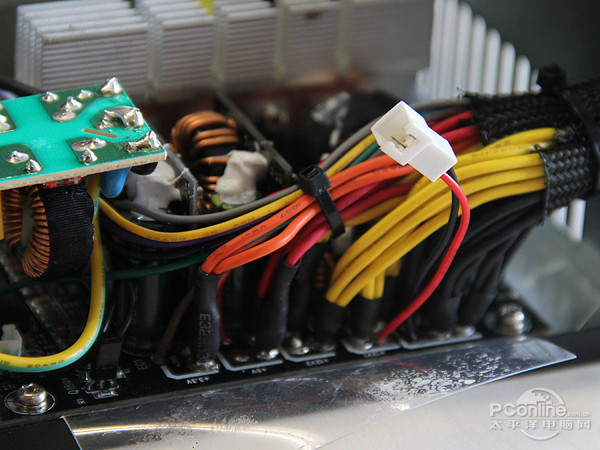 GAMEMAX 碳金500W GAMEMAX 碳金500W