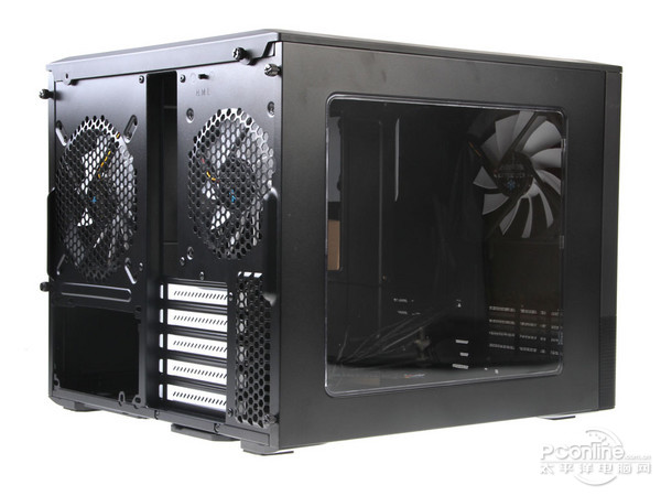 Fractal Design Node804 图