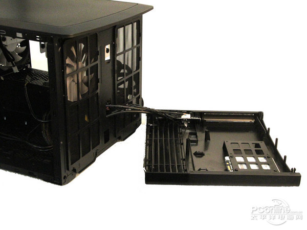 Fractal Design Node804 捆线
