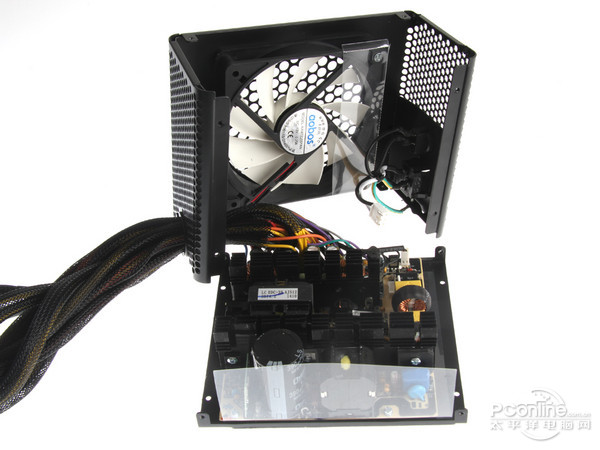 先马 省电王铜效700 图