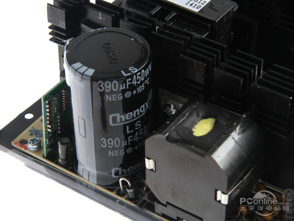 先马 省电王铜效700 图