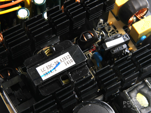 先马 省电王铜效700 图