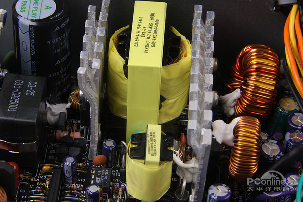 酷冷至尊雷霆加强版420W 主变压器