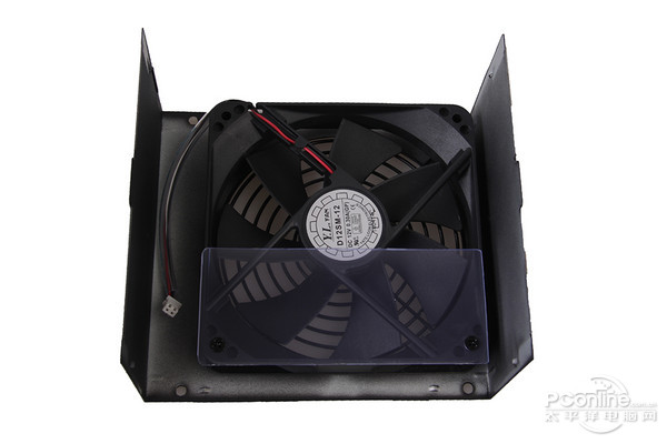 酷冷至尊雷霆加强版420W 风扇