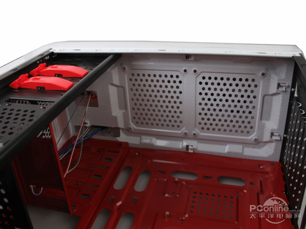 超频三战甲 内部顶置风扇位 超频三战甲 内部顶置风扇位