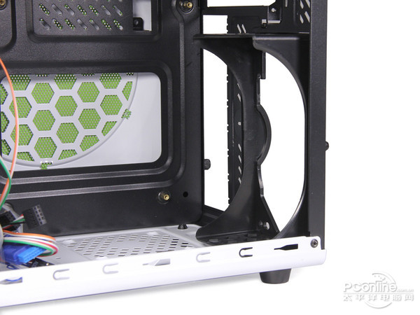 超频三水木清华电源安装位