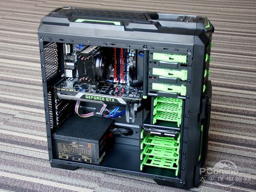 走背线后的机箱内部 走背线后的机箱内部