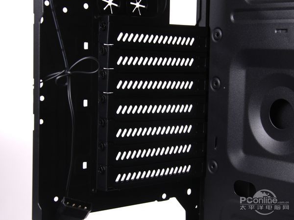 金河田 进化大黄蜂 PCI槽位图 金河田 进化大黄蜂 PCI槽位图