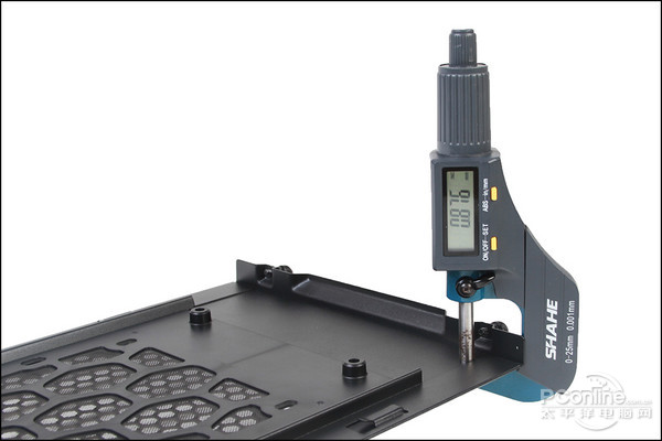 酷冷至尊HAF 925机箱 内部左侧图