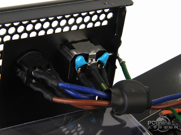 先马 金牌750W 先马 金牌750W