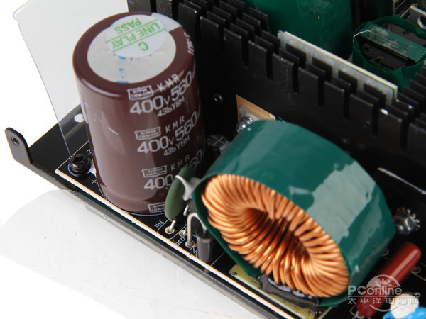 先马 金牌750W 先马 金牌750W