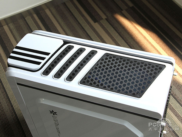 游戏悍将 刀锋特战豪华雪装 游戏悍将 刀锋特战豪华雪装