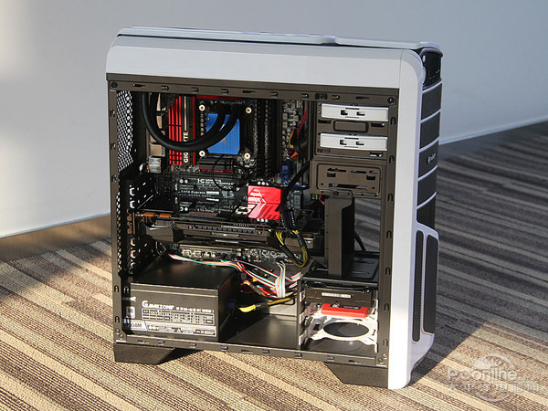 游戏悍将 刀锋特战豪华雪装 游戏悍将 刀锋特战豪华雪装