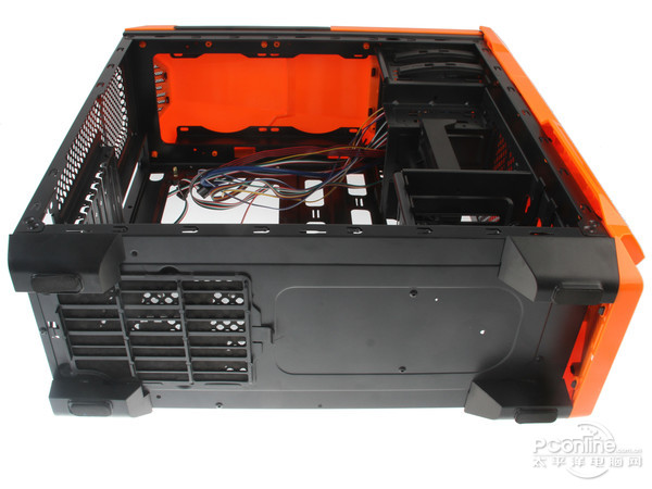 鑫谷战舰EVO底部 鑫谷战舰EVO底部