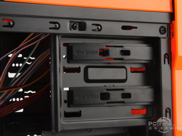 鑫谷战舰EVO光驱位 鑫谷战舰EVO光驱位