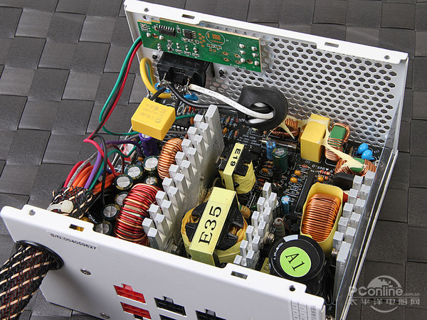 金河田 智能眼500W