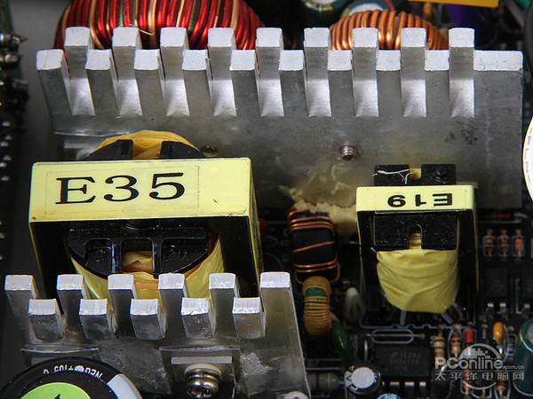 金河田 智能眼500W