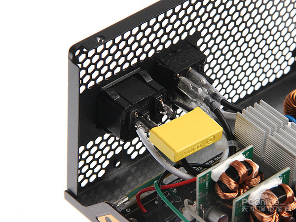 游戏悍将 霸道6 R550 游戏悍将 霸道6 R550