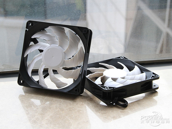 游戏悍将 暴风LD240