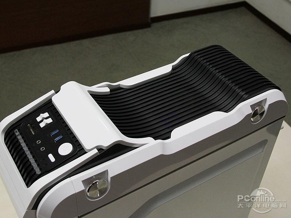 游戏悍将变形金刚3至尊版雪装