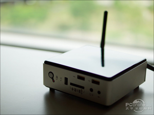 索泰 ZBOX Nano AQ02 Plus 索泰 ZBOX Nano AQ02 Plus