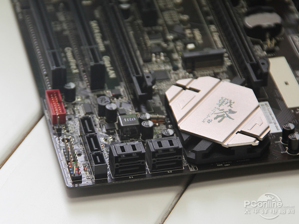 七彩虹 战斧C.Z170-D3 V20评测 七彩虹 战斧C.Z170-D3 V20评测