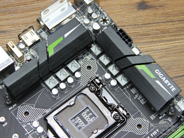 技嘉G1.Sniper B7主板评测 技嘉G1.Sniper B7主板评测