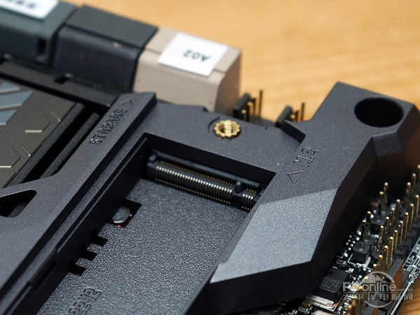 华硕 Z170 剑齿虎