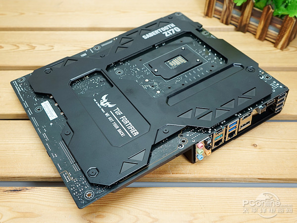 华硕 Z170 剑齿虎