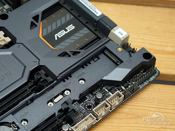 华硕 Z170 剑齿虎