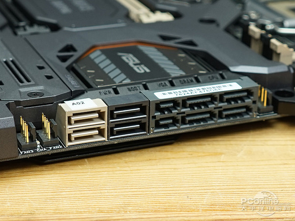 华硕 Z170 剑齿虎