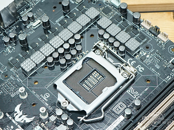 华硕 Z170 剑齿虎