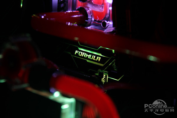 用AURA软件可以随时变换颜色