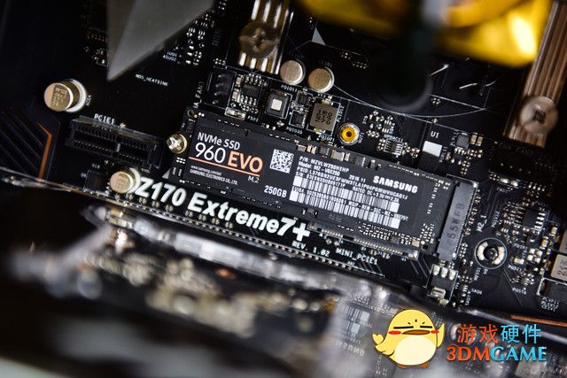 迪拜风 FUXK首款机箱 S340 特仕版评测 