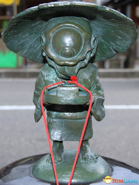 Sakaiminato_Mizuki_Shigeru_Road_Hitotsumekozo_Statue_1.JPG
