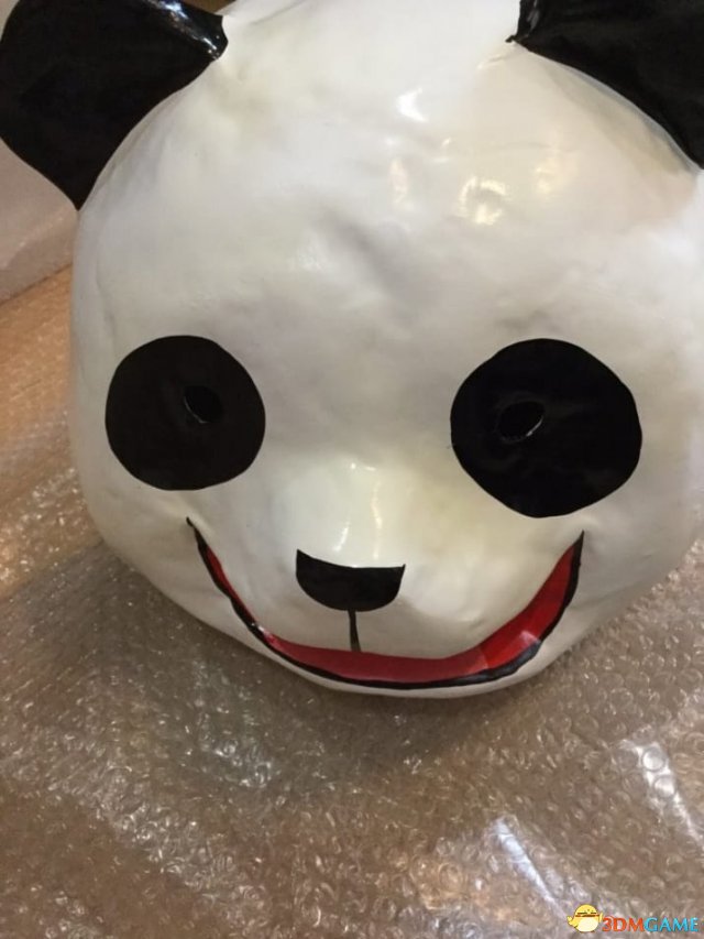 果然是人见人爱！日本百年有鹿神社惊现熊猫大神官