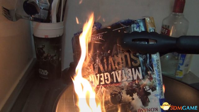 玩家烧毁《合金装备：幸存》PS4实体版 发泄不满