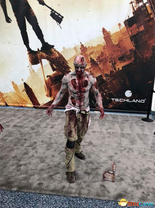 巨幅海报+僵尸COS 《消逝的光芒2》E3宣传下血本
