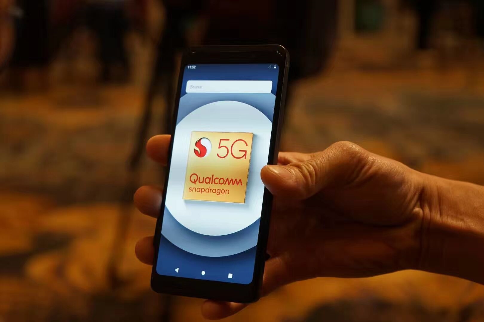 首批5G手机有多贵？中国移动：至少8000元以上吧