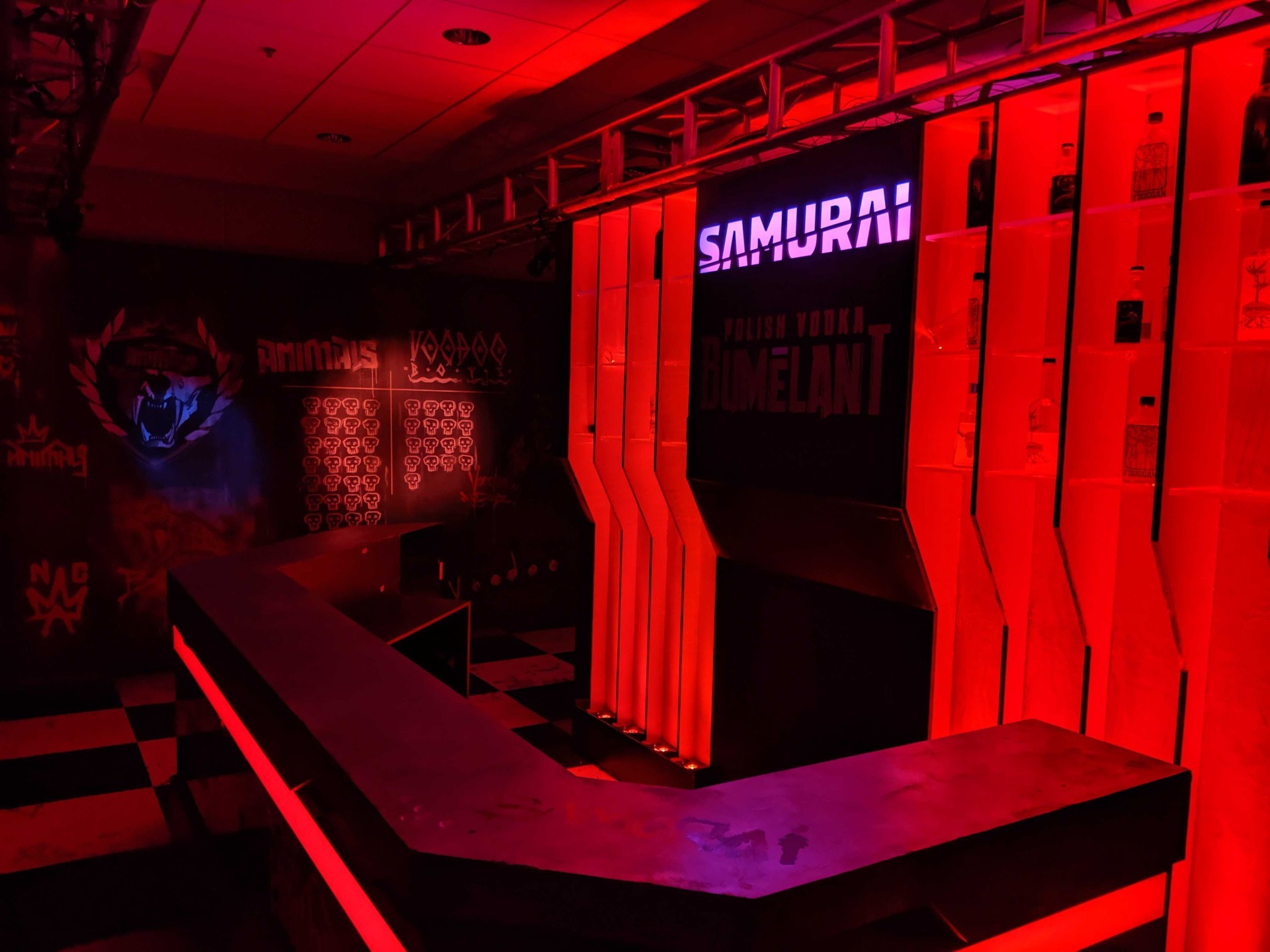 《赛博朋克2077》E3展台现场图 夜店酒吧酷炫无比