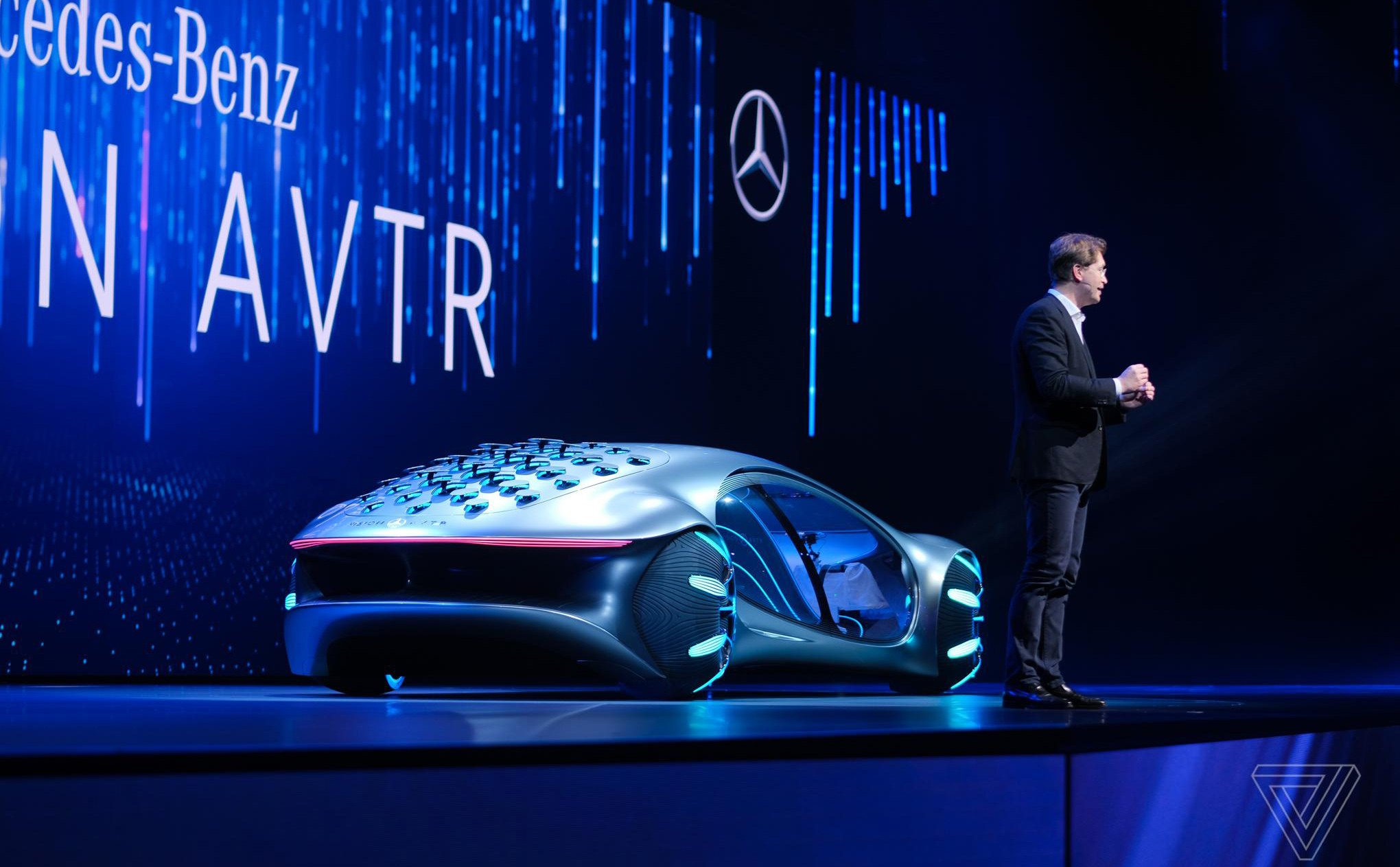 奔驰推出《阿凡达》主题概念车Vision AVTR 造型科幻