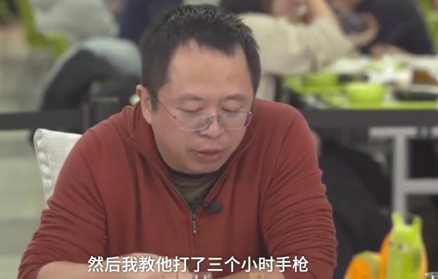 周鸿祎：王思聪是我的学生 我教他打了三小时手枪
