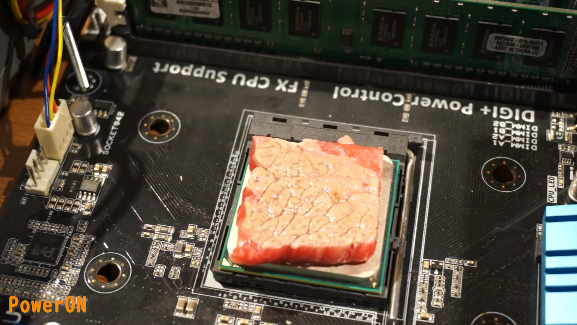 日本小哥用AMD处理器烤肉 肉香四溢！这操作太秀了